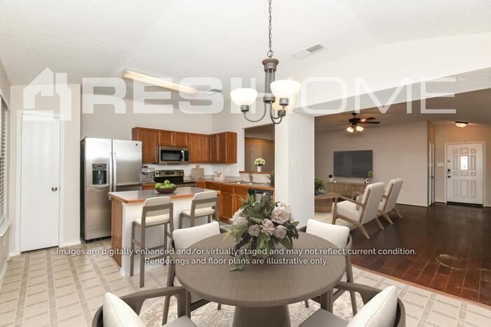 8020 Whitney Ln - Photo 4 of 18