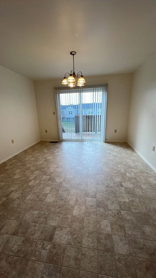 285 Dunn Ct - Photo 4 of 9
