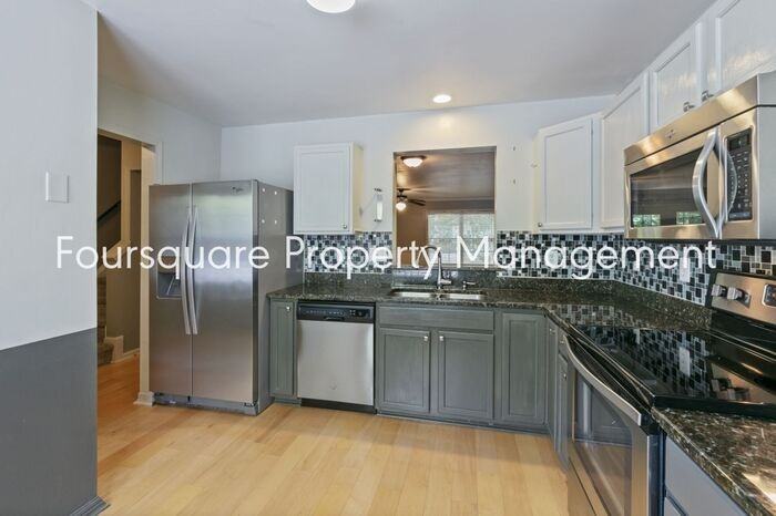 203 Virens Dr - Photo 4 of 21