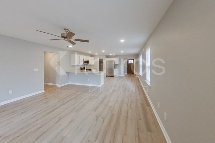 386 Angela St - Photo 5 of 21