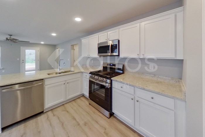 386 Angela St - Photo 7 of 21