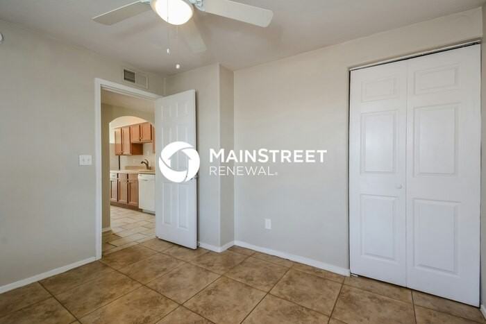 223 W Mossman Rd - Photo 4 of 16