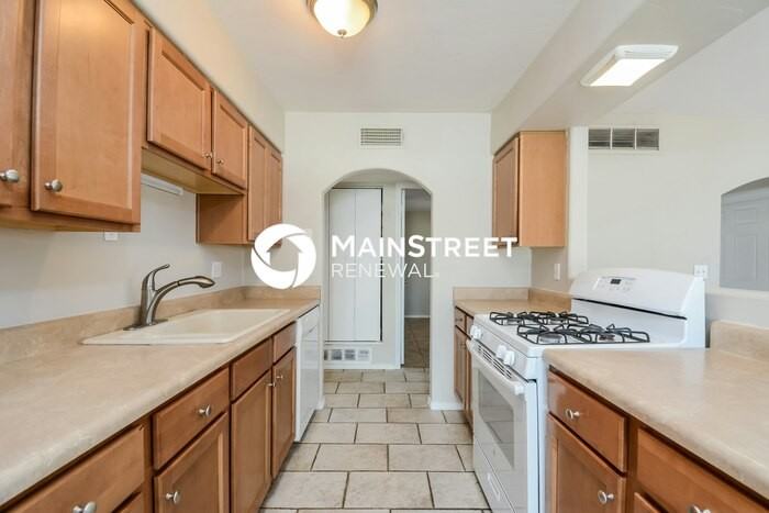 223 W Mossman Rd - Photo 5 of 16