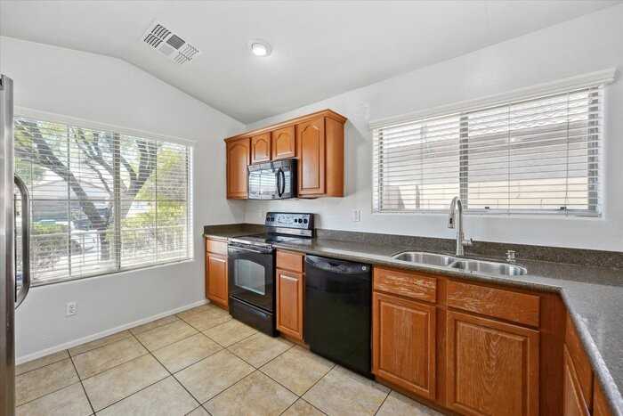 10234 W Veliana Way - Photo 6 of 18
