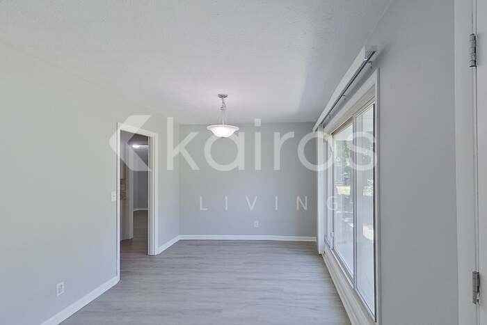 1008 Woodburn Dr - Photo 2 of 24