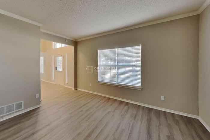 1421 Mapleview Dr - Photo 6 of 23