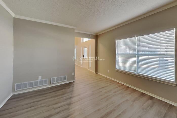 1421 Mapleview Dr - Photo 7 of 23