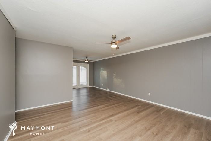 6191 Mark Dr - Photo 4 of 12
