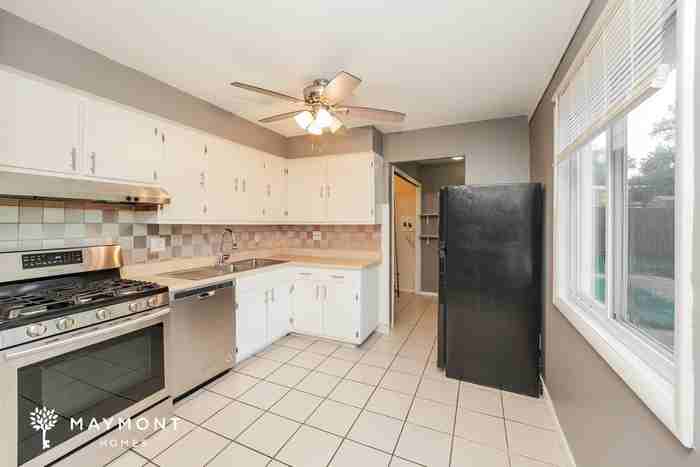 6191 Mark Dr - Photo 6 of 12