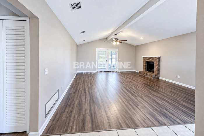 8077 Springtree Rd - Photo 4 of 20