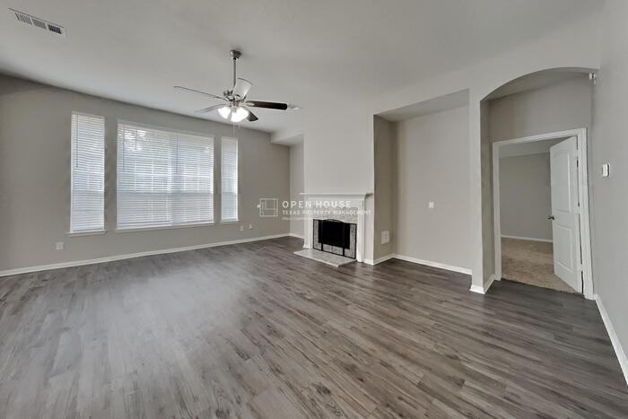 2606 Spring Chase Dr - Photo 4 of 20