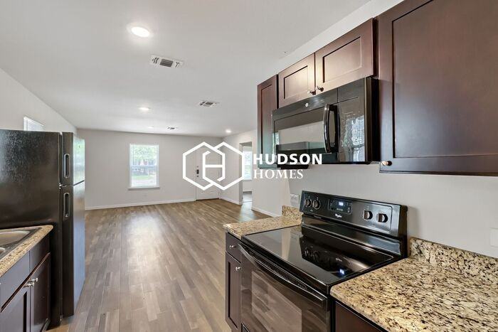 1307 Polk St - Photo 6 of 14