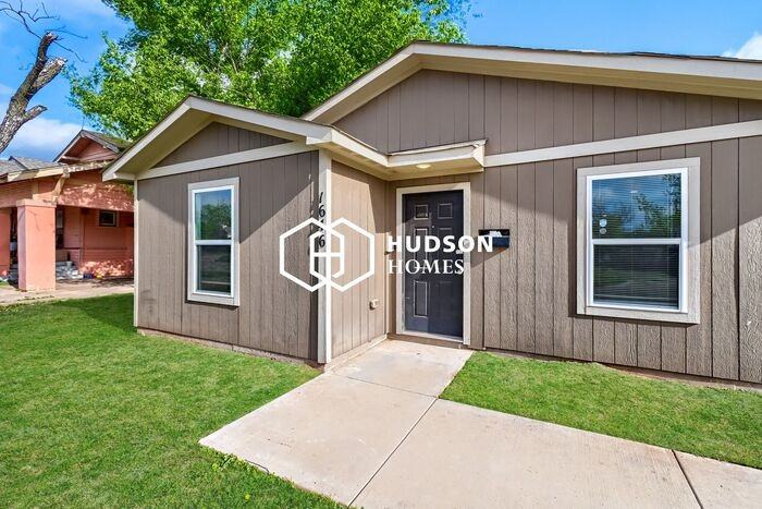 1646 Elizabeth Ave - Photo 3 of 14