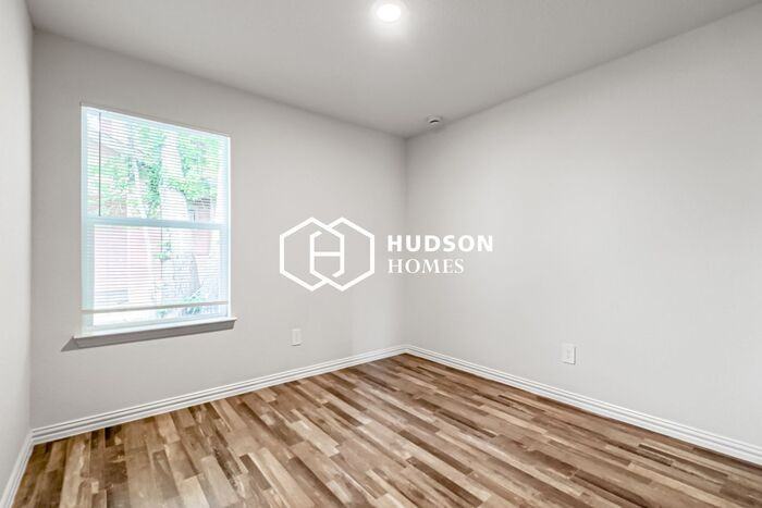 1646 Elizabeth Ave - Photo 7 of 14