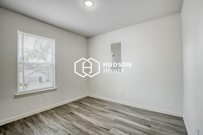 2407 N Glass Ave - Photo 7 of 14