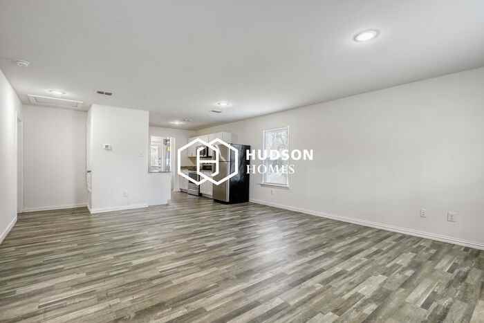 3105 W Rose St - Photo 4 of 14