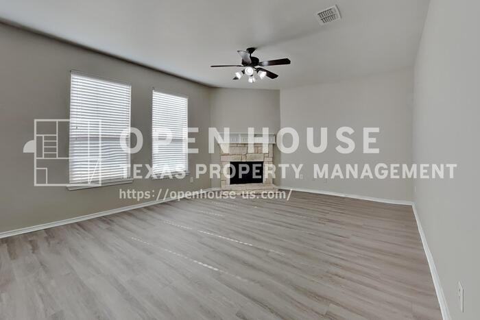8841 Noontide Dr - Photo 4 of 25