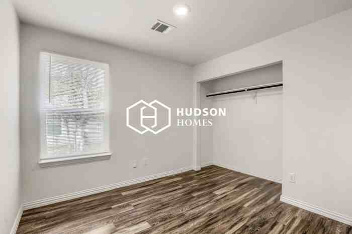 803 W French Ave #B - Photo 7 of 14