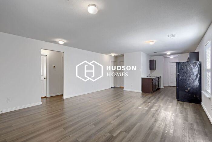 2708 Birmingham Ave - Photo 4 of 14