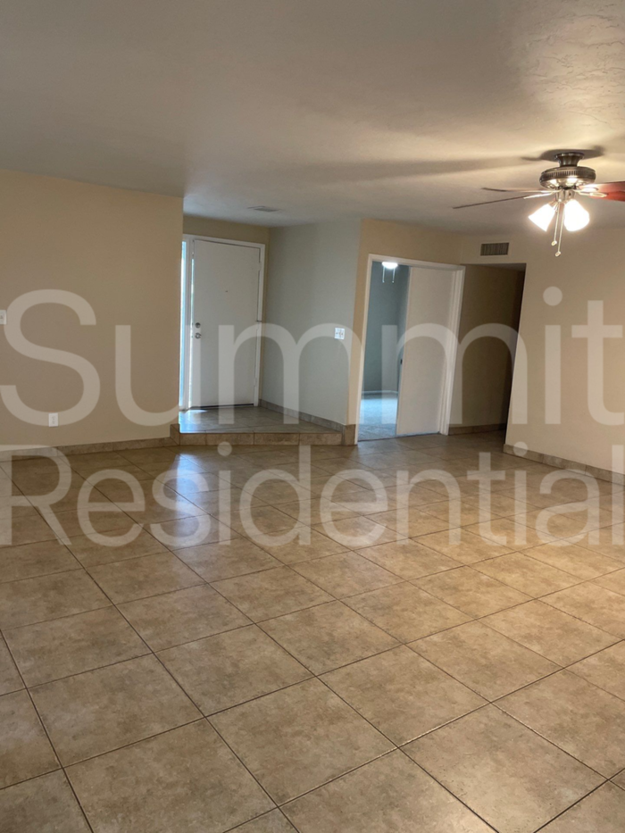2162 W Plata Ave - Photo 2 of 22