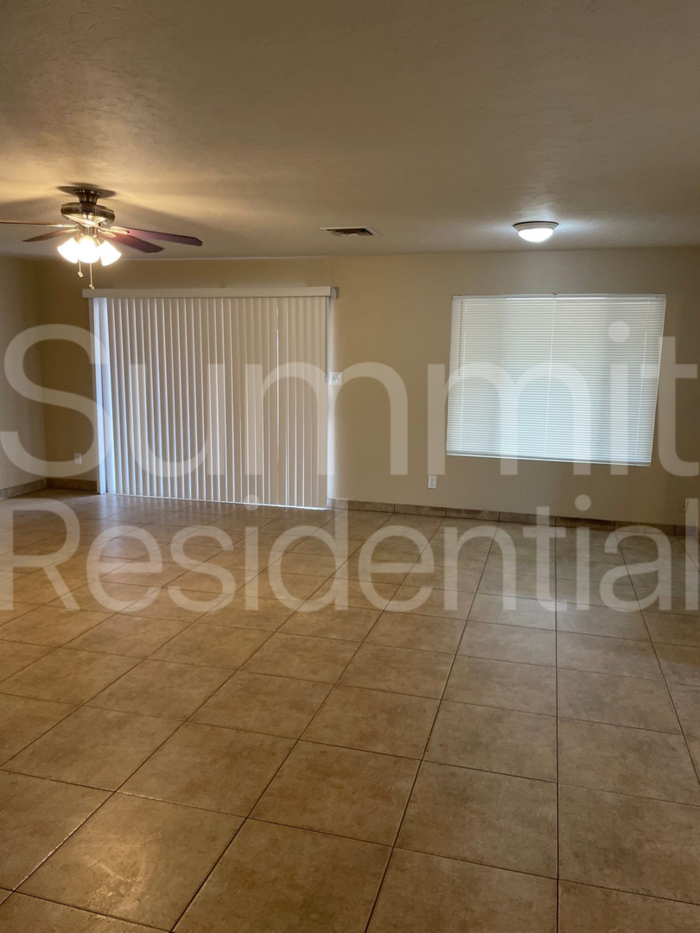 2162 W Plata Ave - Photo 4 of 22