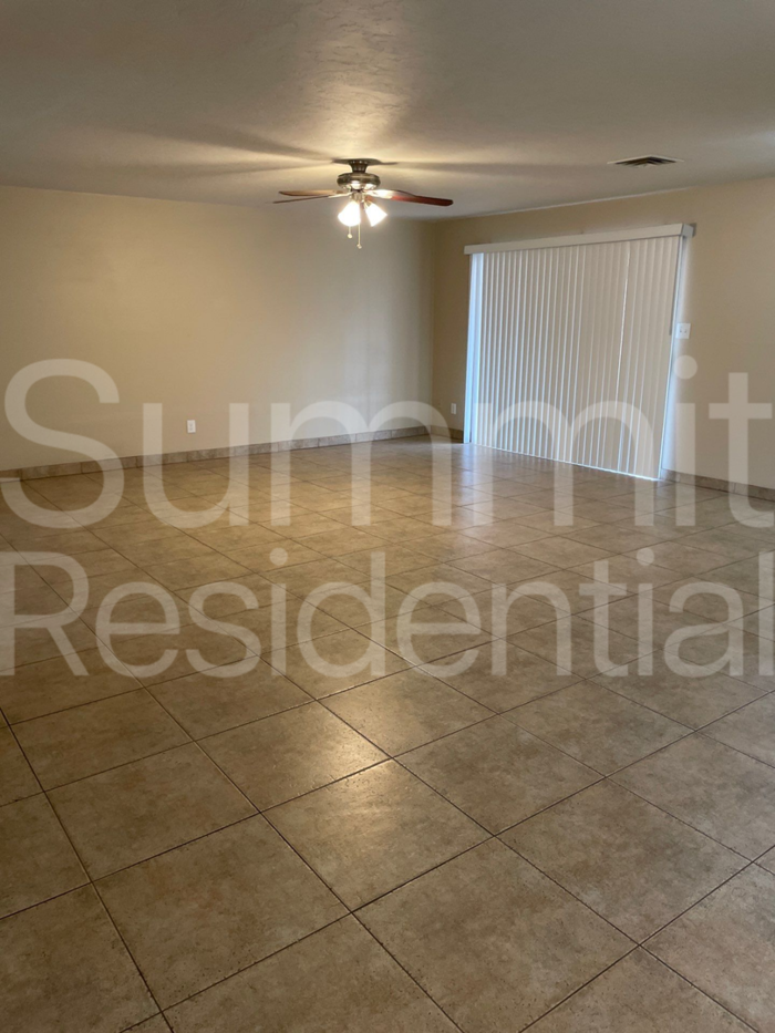 2162 W Plata Ave - Photo 5 of 22