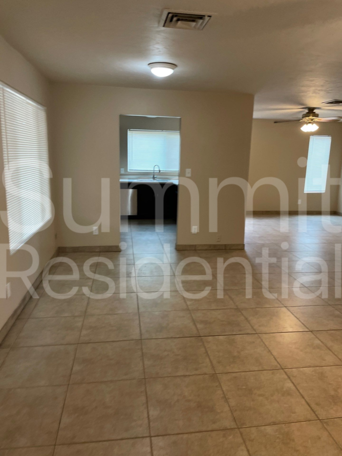 2162 W Plata Ave - Photo 7 of 22