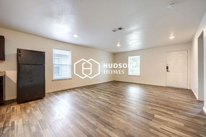 5836 Oakdale Dr - Photo 4 of 14
