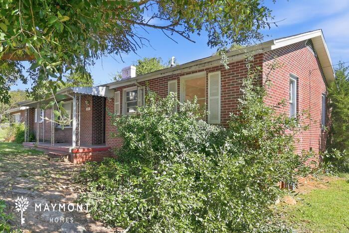 101 Truman St - Photo 2 of 3