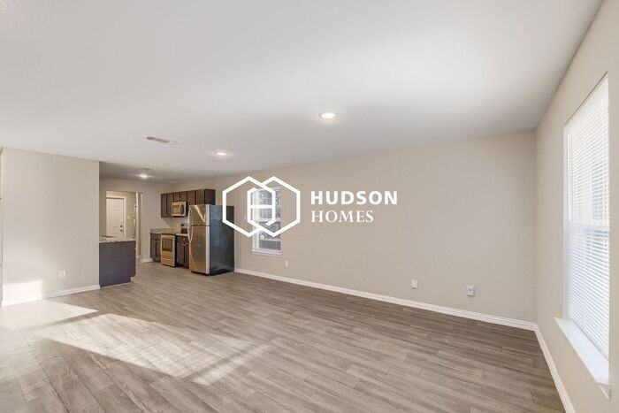 16163 Pine Meadow Ln - Photo 4 of 14