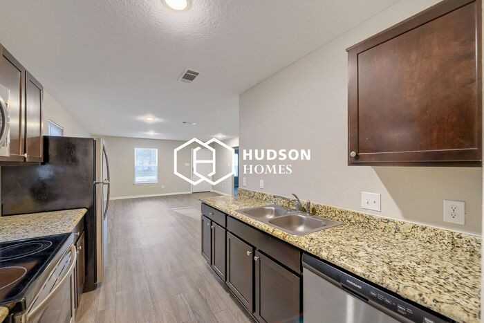 16163 Pine Meadow Ln - Photo 6 of 14