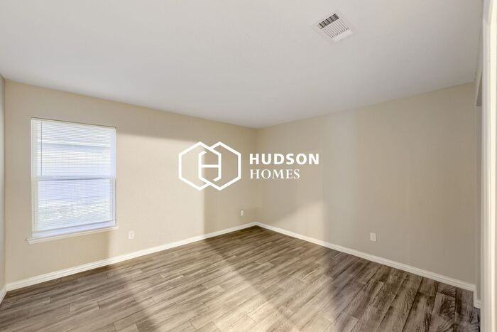 16163 Pine Meadow Ln - Photo 7 of 14
