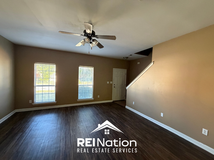 7745 Wolf Hollow Dr - Photo 2 of 26