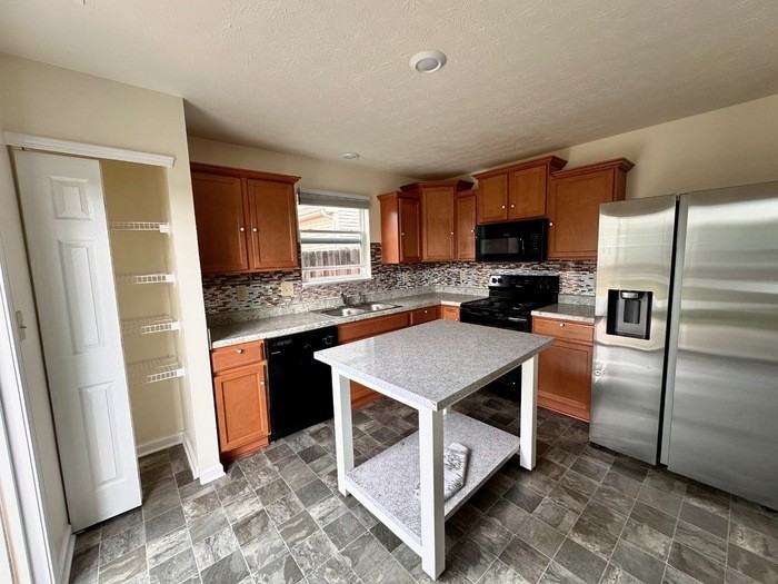 7511 Heben Dr - Photo 4 of 28