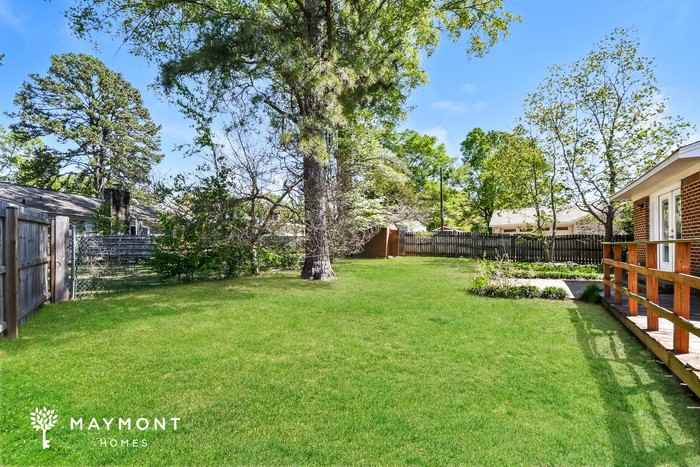 2085 Idlewood Dr - Photo 3 of 3