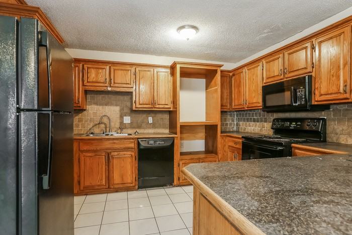 142 Randall Dr - Photo 6 of 11