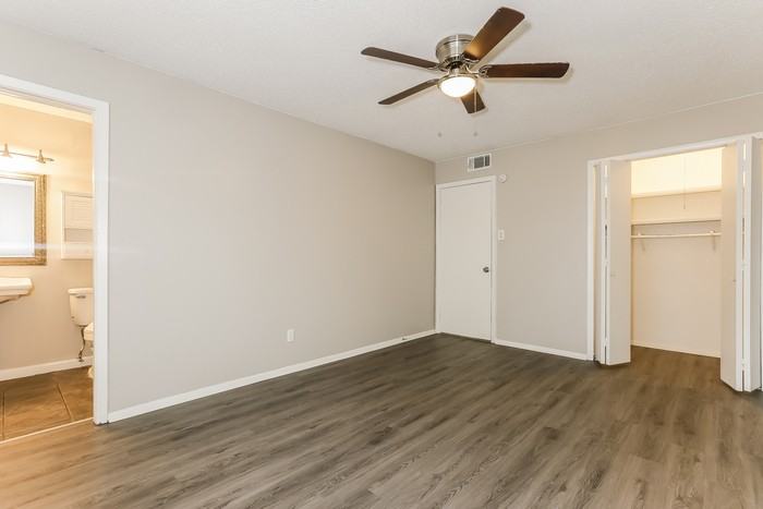 142 Randall Dr - Photo 7 of 11