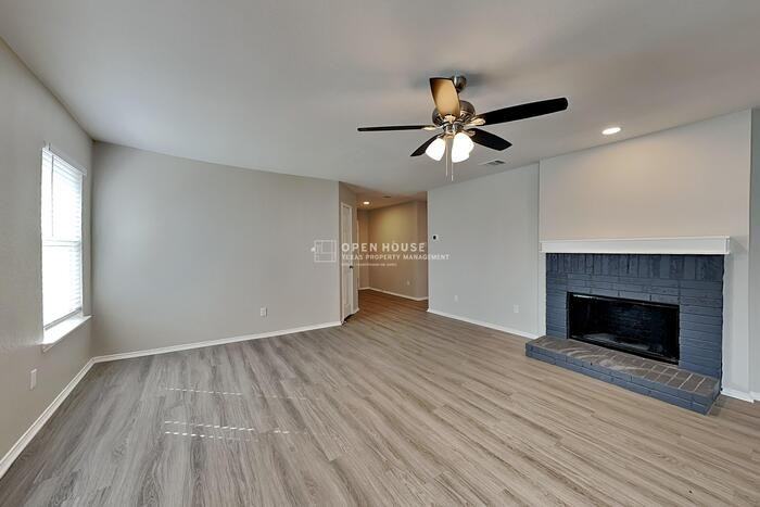 4629 Pangolin Dr - Photo 4 of 20