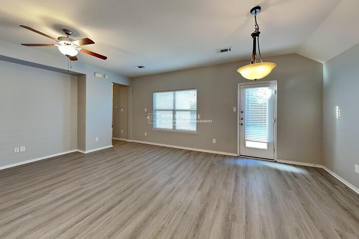 4604 Fern Valley Dr - Photo 5 of 20
