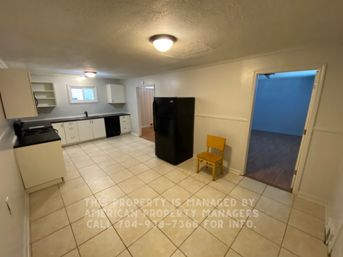 1904 Glenwood St #B - Photo 3 of 7