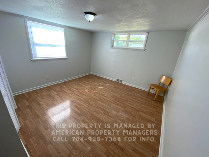 1904 Glenwood St #B - Photo 5 of 7
