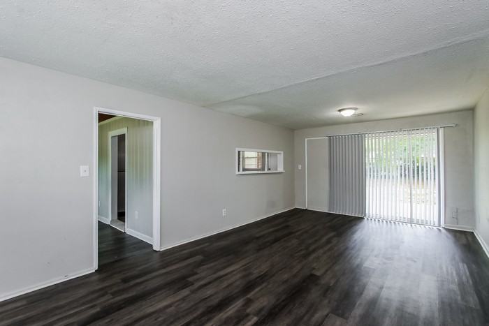 2269 Darlington Dr - Photo 2 of 10
