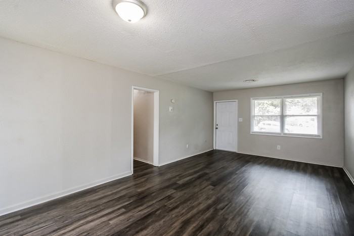 2269 Darlington Dr - Photo 3 of 10