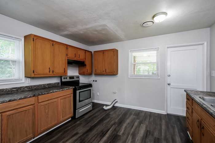 2269 Darlington Dr - Photo 5 of 10