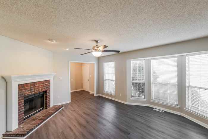 2824 Valley Dr - Photo 3 of 11