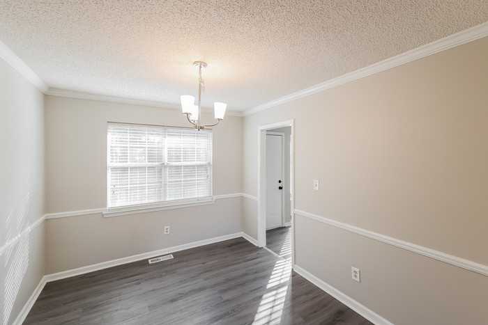 2824 Valley Dr - Photo 4 of 11