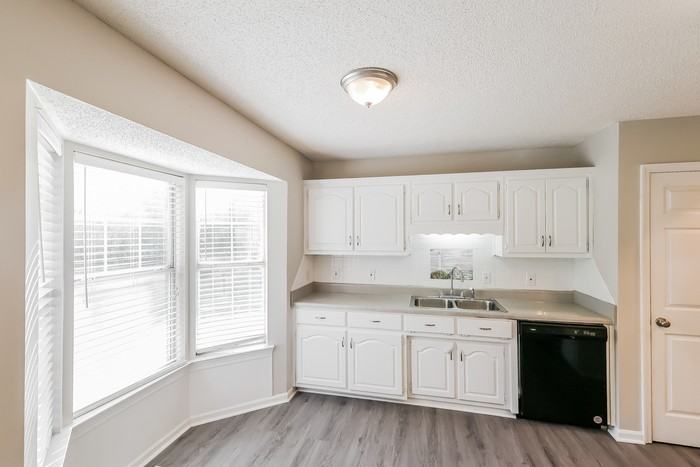 2824 Valley Dr - Photo 5 of 11