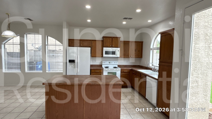 5318 E Harmony Ave - Photo 7 of 29