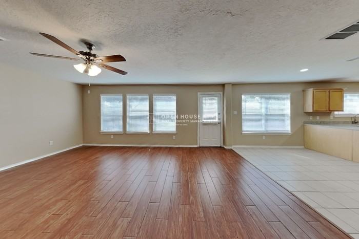 7034 Atasca Creek Dr - Photo 6 of 24