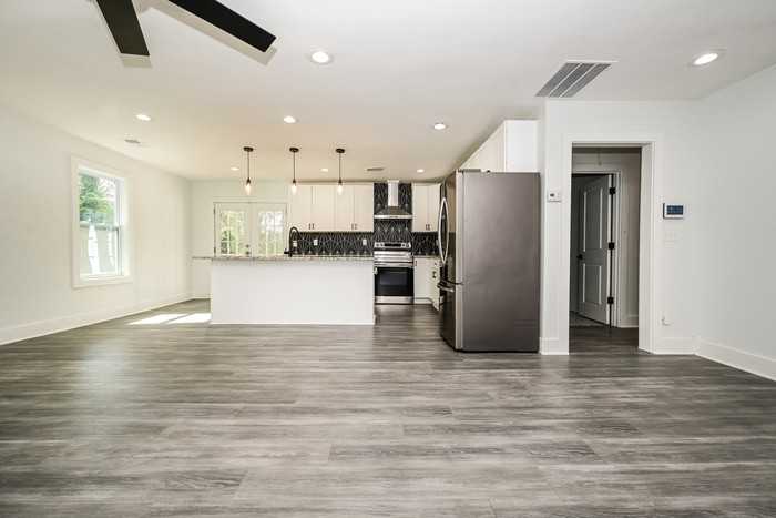 524 Emily Pl Nw - Photo 4 of 15
